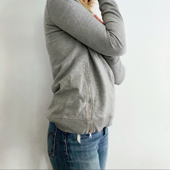 GAP Gray Crewneck Sweater - Picture 3 of 7